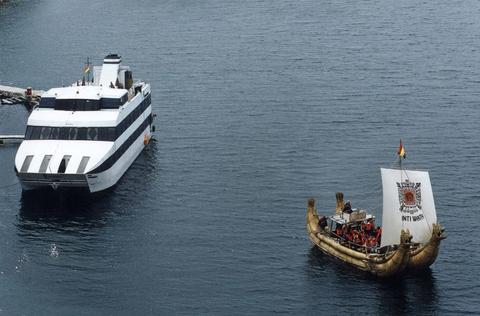 Day Cruise La Paz to Puno by Catamaran and buses Peru